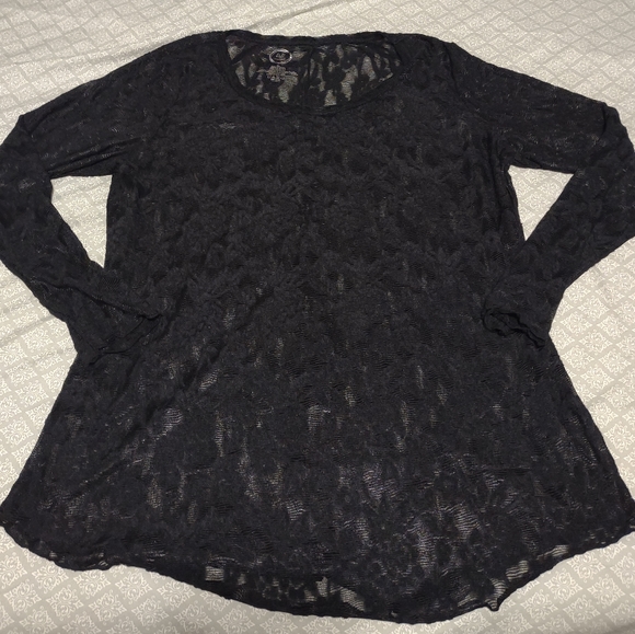 Maurices Tops - BLACK LACE MAURICES SCALLOPED SHIRT XL